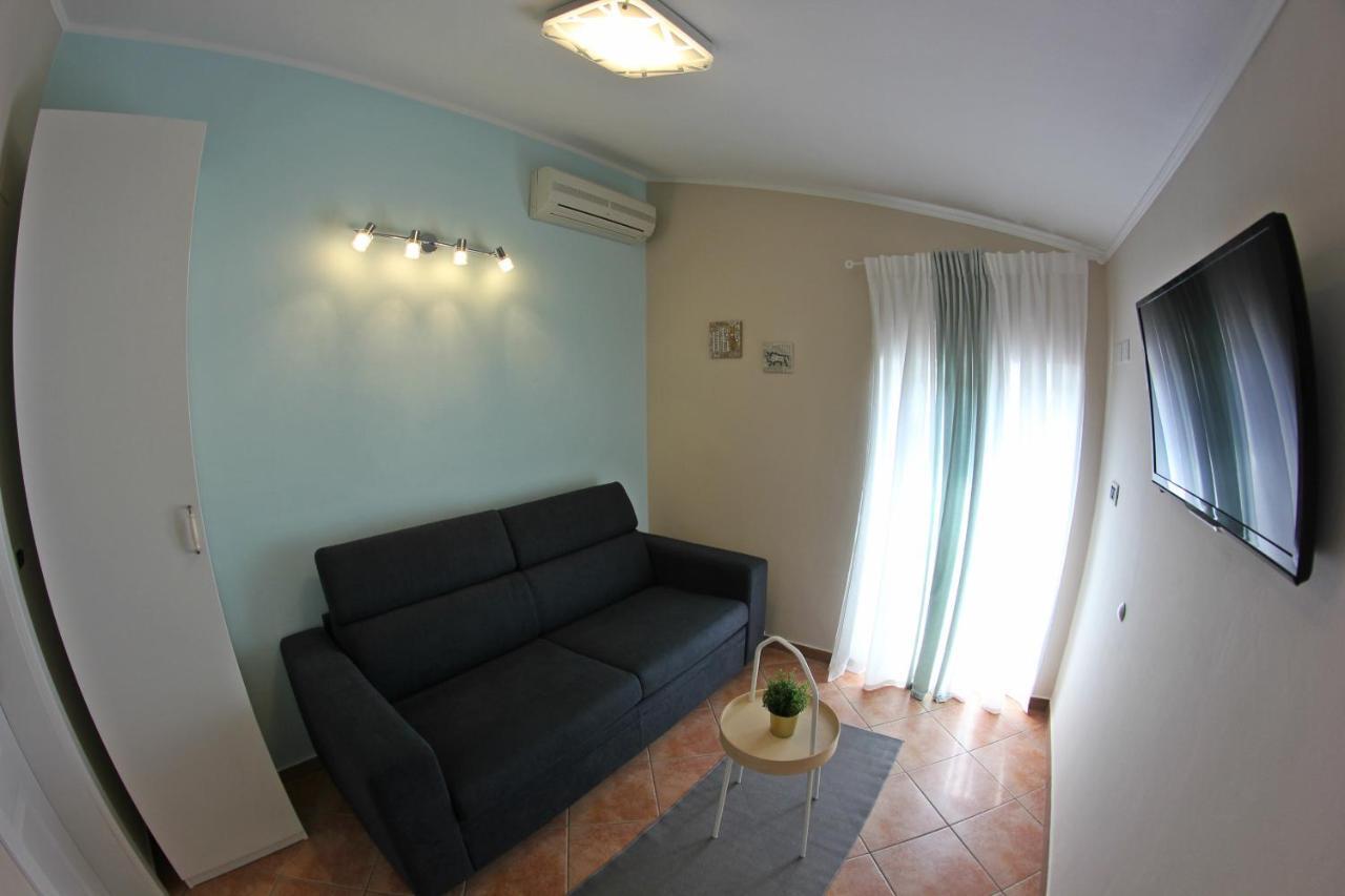 Room And Apartment Doris Lovrečica Exterior foto